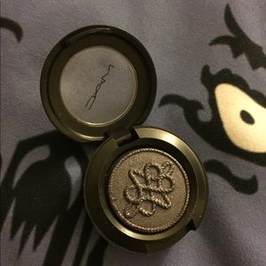 Mac Eyeshadow in Fathoms Deep